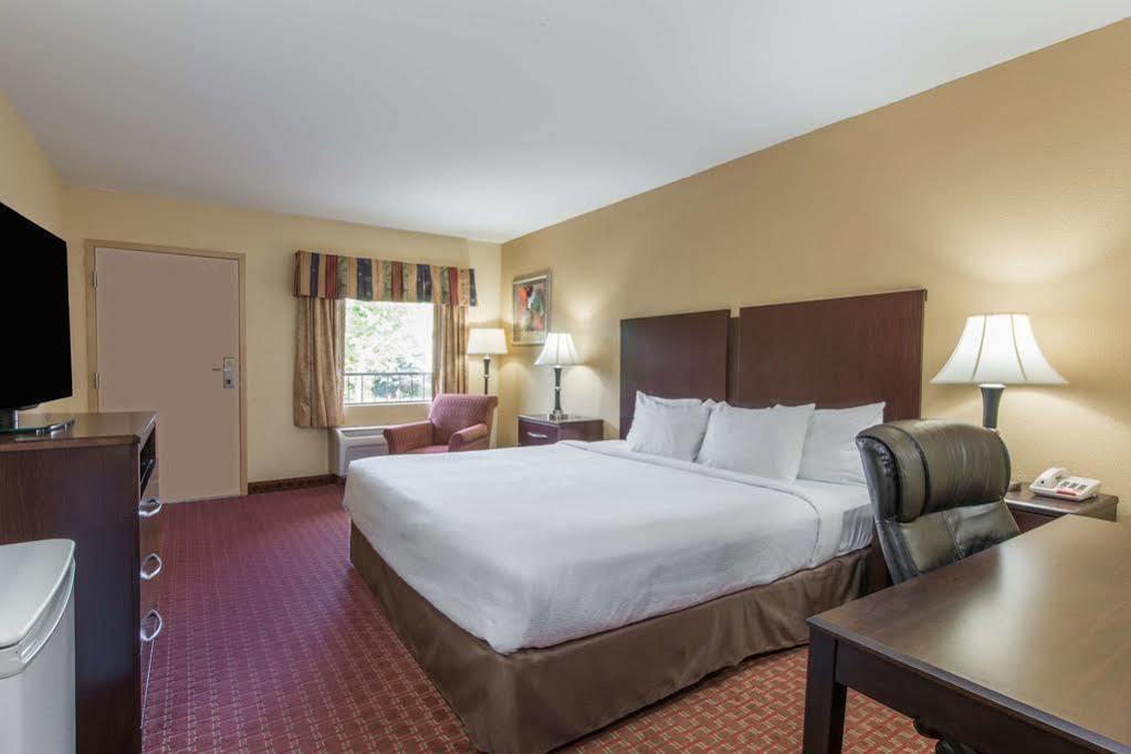 Days Inn Lexington Se Hamburg Εξωτερικό φωτογραφία